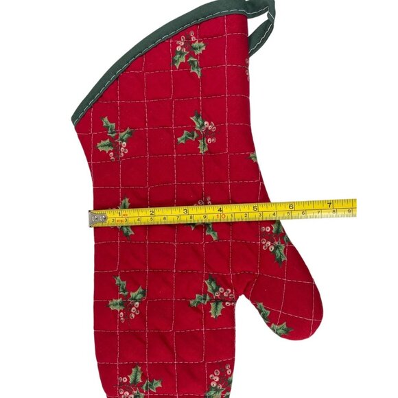 Vintage Christmas Themed Holiday Set of 5 Oven Mitts Pot Holders & Placemat - Picture 16 of 16